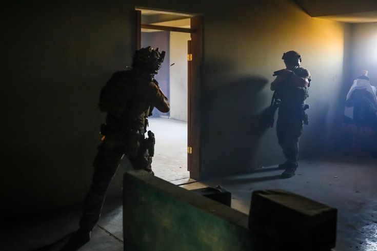 (Close Quarter Battle)